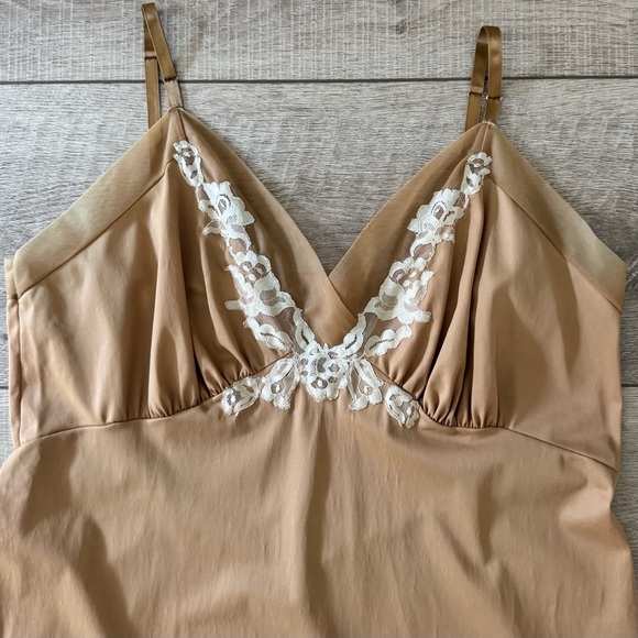Vintage 50s 60s Women’s Tan Slip Dress Lace Trim M Boho Fairy Romantic Coquette - Picture 3 of 13